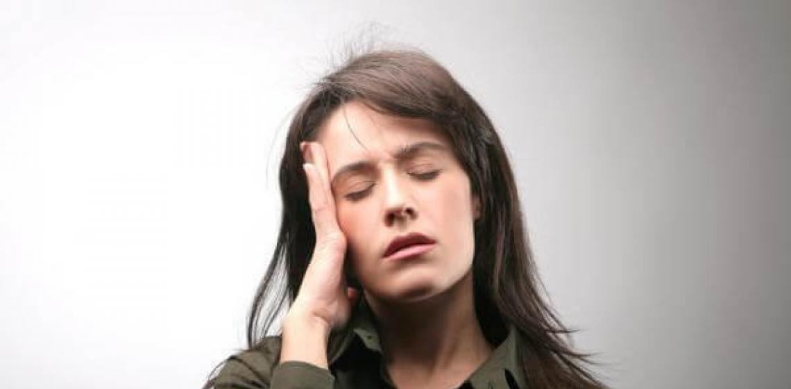 Zapalenie migdałków nie ustępuje.  Angina – to nie jest bezpieczne!  Po co zawracać sobie głowę, jeśli ból gardła nie ustępuje?